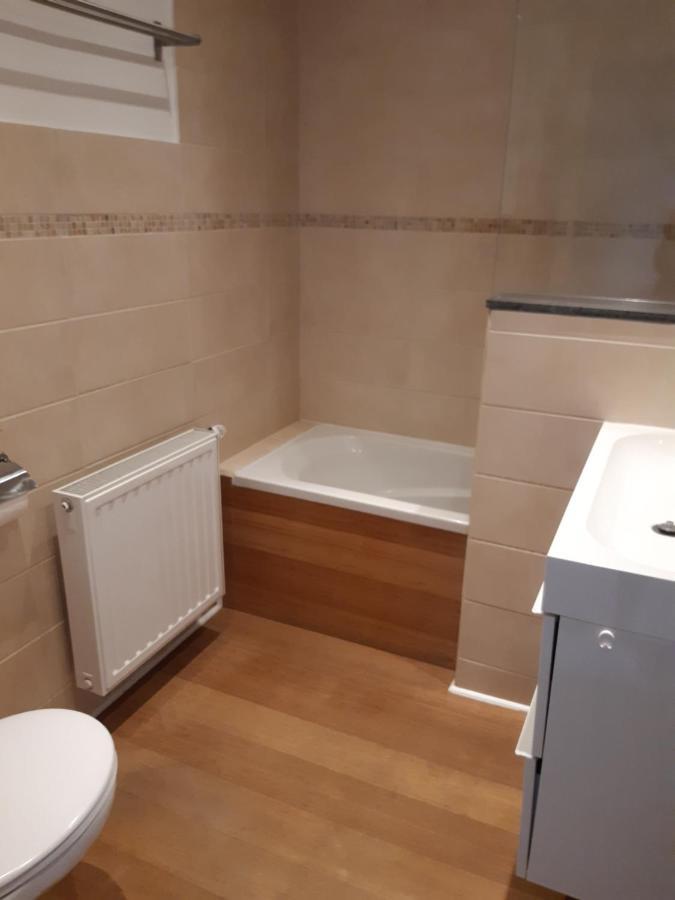 Maison Cosy Au Centre De Nivelles - Videosurveillance Exterieure Екстериор снимка